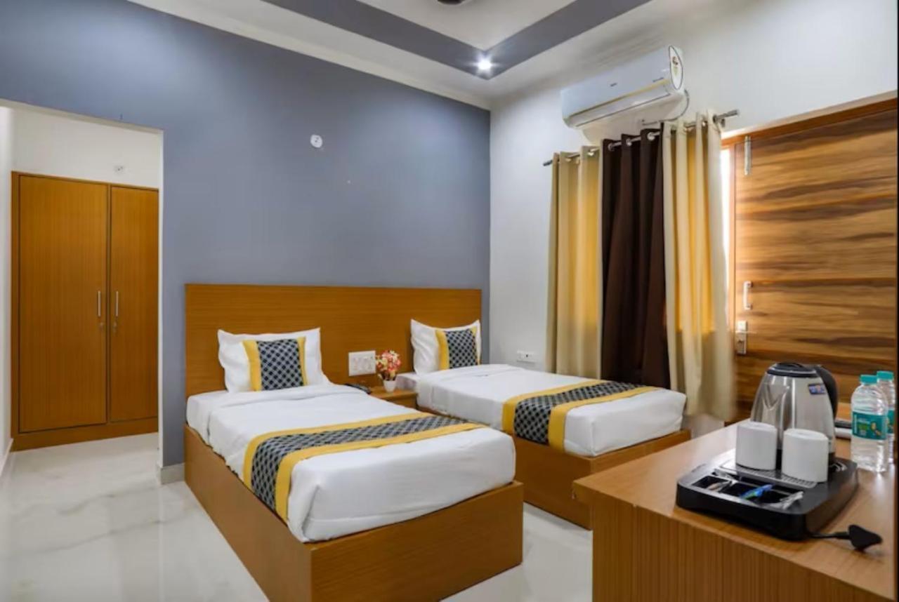 Hotel The Castle Blue Greater Noida Exteriér fotografie